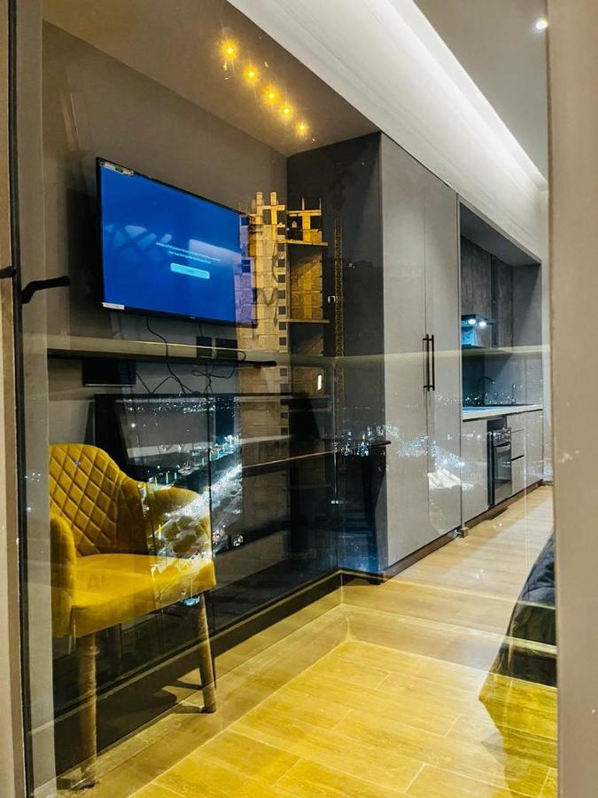Luxe Apartment By Hey Studio'S Ґазіабад Екстер'єр фото